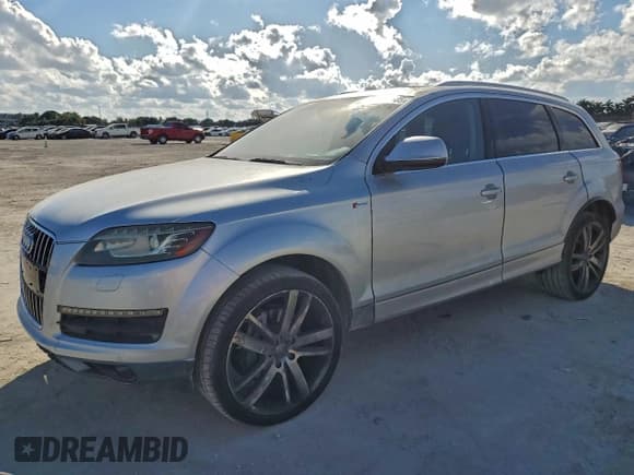 ✅ 2012 Audi Q7 • VIN: WA1AGBFE8CD001564 • Лот: 94345805. Опубликован ранее на Copart с пробегом 105 128 миль. Бесплатный доступ к архиву аукционных продаж из США и подробный отчёт об истории автомобиля на DreamBid. Изображение 1.