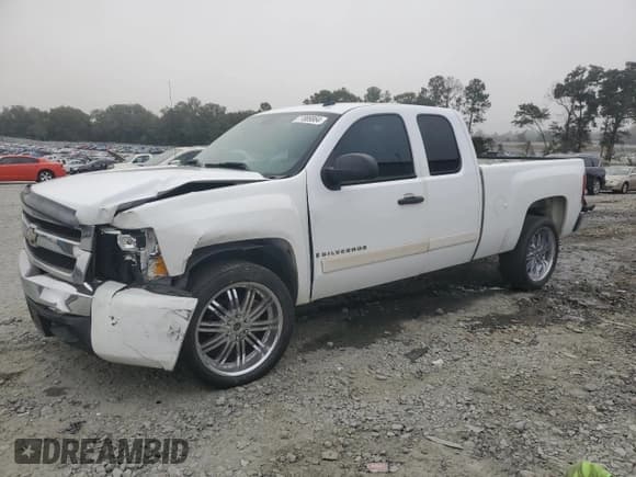 ✅ 2008 Chevrolet Silverado 1500 2LT • VIN: 2GCEC19J881251329 • Lot: 77889864. Wystawiony na Copart z przebiegiem 250 397 mil. Bezpłatny archiwum sprzedaży aukcyjnych z USA i szczegółowy raport historii pojazdu na DreamBid. Zdjęcie 1.