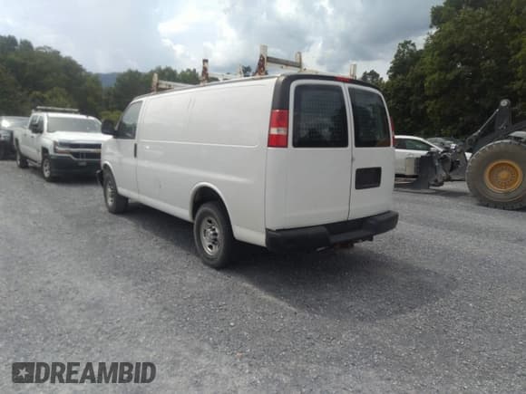 ✅ 2016 Chevrolet Express Cargo • VIN: 1GCWGAFF8G1249934 • Lot: 42457767. Wystawiony na IAAI z przebiegiem 252 991 mil. Bezpłatny archiwum sprzedaży aukcyjnych z USA i szczegółowy raport historii pojazdu na DreamBid. Zdjęcie 3.