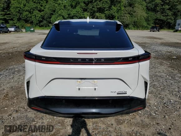 ✅ 2023 Lexus RZ 450e Premium • VIN: JTJAAAAB2PA018587 • Lot: 66795135. Wystawiony na Copart z przebiegiem 7 202 mil. Bezpłatny archiwum sprzedaży aukcyjnych z USA i szczegółowy raport historii pojazdu na DreamBid. Zdjęcie 6.