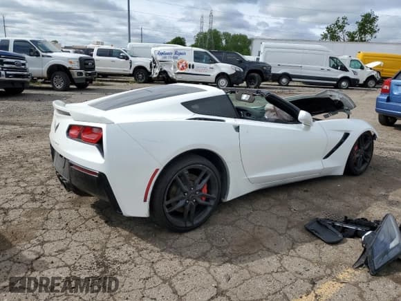 ✅ 2016 Chevrolet Corvette 1LT • VIN: 1G1YB2D72G5103197 • Lot: 56935455. Listed on Copart with 26,201 mi. Free auction sales archive from the USA and detailed vehicle history report at DreamBid. Image 3.