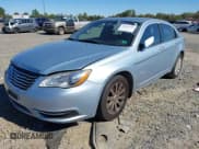 ✅ 2013 Chrysler 200 Touring • VIN: 1C3CCBBB8DN736857 • Lot: 43453414. Wystawiony na IAAI z przebiegiem 180 261 mil. Bezpłatny archiwum sprzedaży aukcyjnych z USA i szczegółowy raport historii pojazdu na DreamBid. Zdjęcie 2.