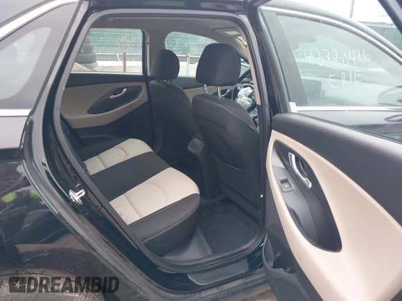 ✅ 2018 Hyundai Elantra • VIN: KMHH35LE5JU029790 • Lot: 43223426. Listed on IAAI with 121,262 mi. Free auction sales archive from the USA and detailed vehicle history report at DreamBid. Image 8.