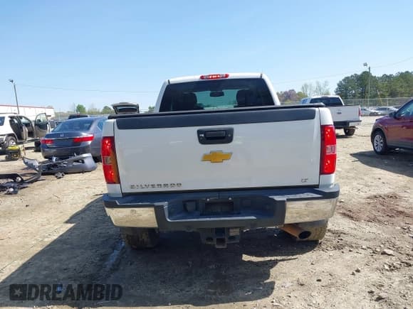 ✅ 2012 Chevrolet Silverado 2500HD LT • VIN: 1GC2KXCG5CZ348946 • Lot: 41930704. Wystawiony na IAAI z przebiegiem 213 663 mil. Bezpłatny archiwum sprzedaży aukcyjnych z USA i szczegółowy raport historii pojazdu na DreamBid. Zdjęcie 17.