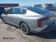 ✅ 2025 Kia K4 EX • VIN: 3KPFU4DE5SE052052 • Lot: 43257504. Wystawiony na IAAI z przebiegiem 32 789 mil. Bezpłatny archiwum sprzedaży aukcyjnych z USA i szczegółowy raport historii pojazdu na DreamBid. Zdjęcie 3.