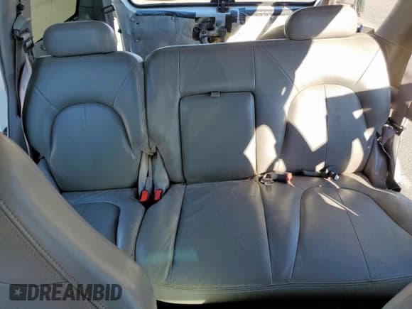 ✅ 2001 Ford Expedition XLT • VIN: 1FMFU16L41LB06386 • Lot: 82217775. Wystawiony na Copart z przebiegiem 253 893 mil. Bezpłatny archiwum sprzedaży aukcyjnych z USA i szczegółowy raport historii pojazdu na DreamBid. Zdjęcie 10.