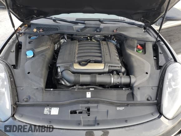 ✅ 2016 Porsche Cayenne • VIN: WP1AA2A23GKA13013 • Lot: 92613845. Wystawiony na Copart z przebiegiem 117 238 mil. Bezpłatny archiwum sprzedaży aukcyjnych z USA i szczegółowy raport historii pojazdu na DreamBid. Zdjęcie 12.