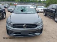 ✅ 2024 Volkswagen Tiguan SE R-Line Black • VIN: 3VV8B7AX9RM105729 • Lot: 43060610. Wystawiony na IAAI z przebiegiem 13 435 mil. Bezpłatny archiwum sprzedaży aukcyjnych z USA i szczegółowy raport historii pojazdu na DreamBid. Zdjęcie 12.