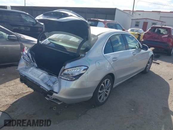 ✅ 2016 Mercedes-Benz C 300 • VIN: 55SWF4JBXGU169632 • Lot: 43633508. Listed on IAAI with 77,094 mi. Free auction sales archive from the USA and detailed vehicle history report at DreamBid. Image 4.