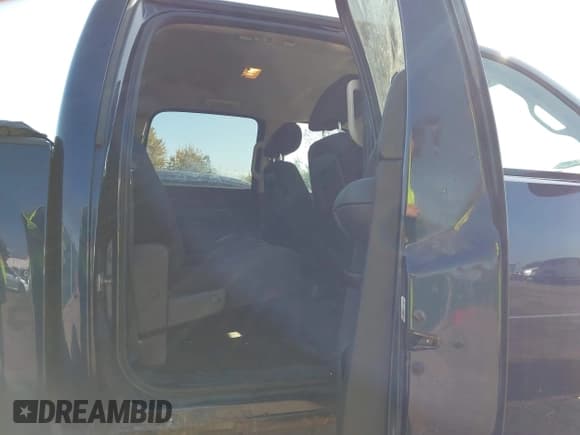 ✅ 2010 Chevrolet Silverado 1500 LT • VIN: 3GCRKSE39AG153117 • Lot: 43525180. Wystawiony na IAAI z przebiegiem 170 808 mil. Bezpłatny archiwum sprzedaży aukcyjnych z USA i szczegółowy raport historii pojazdu na DreamBid. Zdjęcie 8.