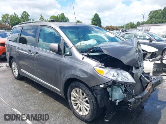 ✅ 2013 Toyota Sienna XLE AAS • VIN: 5TDYK3DC8DS357402 • Lot: 42975584. Listed on IAAI with 175,883 mi. Free auction sales archive from the USA and detailed vehicle history report at DreamBid. Image 1.