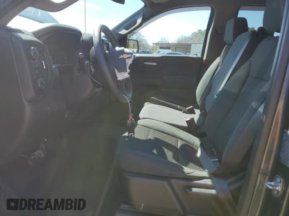 ✅ 2019 Chevrolet Silverado 1500 Custom • VIN: 3GCPYBEH0KG222960 • Lot: 50498205. Wystawiony na Copart z przebiegiem 55 426 mil. Bezpłatny archiwum sprzedaży aukcyjnych z USA i szczegółowy raport historii pojazdu na DreamBid. Zdjęcie 7.