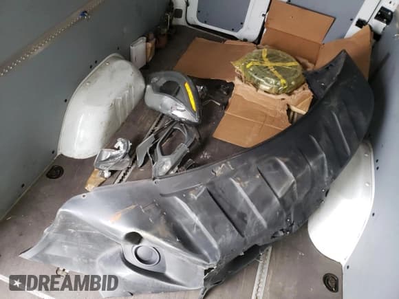 ✅ 2018 Mercedes-Benz Sprinter Cargo Worker • VIN: WD3PE8CD3JP604111 • Лот: 38823483. Опубликован ранее на Copart с пробегом Не указан. Бесплатный доступ к архиву аукционных продаж из США и подробный отчёт об истории автомобиля на DreamBid. Изображение 13.