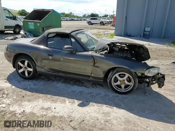 ✅ 2000 Mazda MX-5 Miata • VIN: JM1NB3530Y0141604 • Лот: 73312924. Опубликован ранее на Copart с пробегом Не указан. Бесплатный доступ к архиву аукционных продаж из США и подробный отчёт об истории автомобиля на DreamBid. Изображение 10.