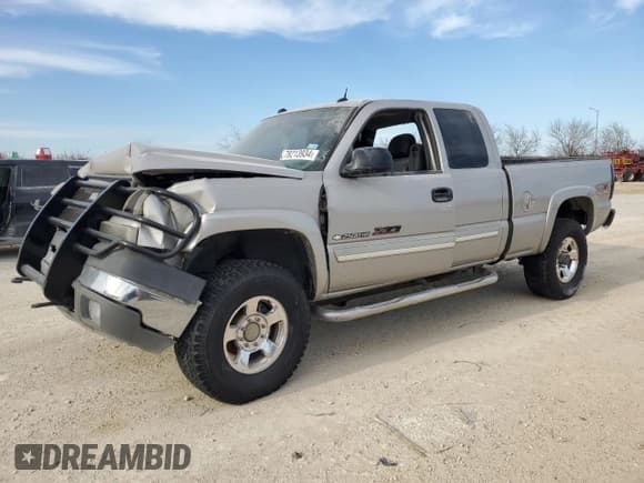 ✅ 2005 Chevrolet Silverado 2500HD LT • VIN: 1GCHK29U95E293793 • Lot: 78213934. Listed on Copart with Not provided. Free auction sales archive from the USA and detailed vehicle history report at DreamBid. Image 1.