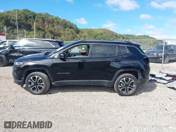 ✅ 2022 Jeep Compass Limited • VIN: 3C4NJDCB3NT130761 • Lot: 43435850. Wystawiony na IAAI z przebiegiem 43 578 mil. Bezpłatny archiwum sprzedaży aukcyjnych z USA i szczegółowy raport historii pojazdu na DreamBid. Zdjęcie 15.