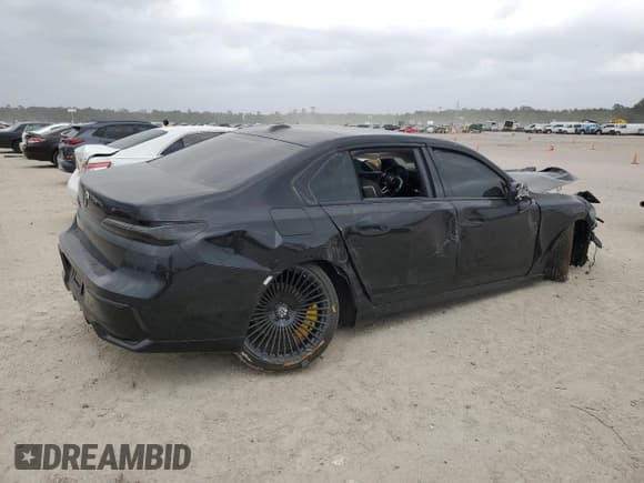 ✅ 2024 BMW 7 Series 740i xDrive • VIN: WBA33EH09RCT04507 • Lot: 50898215. Wystawiony na Copart z przebiegiem 5 888 mil. Bezpłatny archiwum sprzedaży aukcyjnych z USA i szczegółowy raport historii pojazdu na DreamBid. Zdjęcie 3.