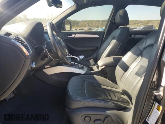 ✅ 2010 Audi Q5 Premium Plus • VIN: WA1MKAFP6AA023150 • Lot: 89530645. Wystawiony na Copart z przebiegiem 180 185 mil. Bezpłatny archiwum sprzedaży aukcyjnych z USA i szczegółowy raport historii pojazdu na DreamBid. Zdjęcie 7.