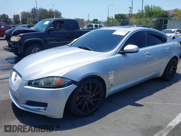 ✅ 2014 Jaguar XF T • VIN: SAJWA0ES5EPU12593 • Lot: 42755295. Wystawiony na IAAI z przebiegiem 98 199 mil. Bezpłatny archiwum sprzedaży aukcyjnych z USA i szczegółowy raport historii pojazdu na DreamBid. Zdjęcie 17.