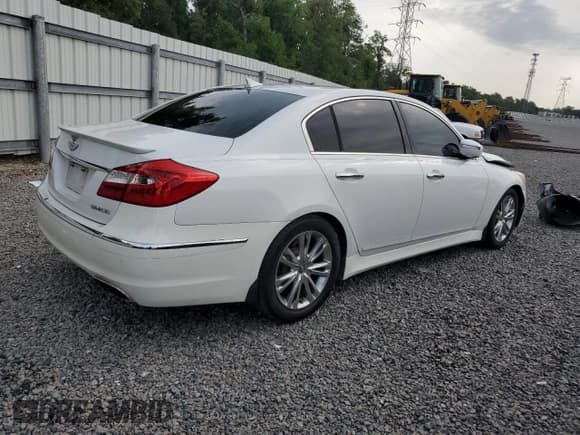 ✅ 2013 Hyundai Genesis 3.8L • VIN: KMHGC4DD9DU250308 • Lot: 59098725. Listed on Copart with 137,480 mi. Free auction sales archive from the USA and detailed vehicle history report at DreamBid. Image 3.