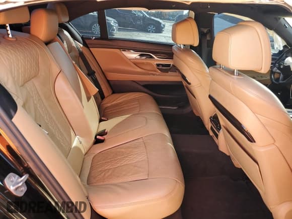 ✅ 2017 BMW 7 Series 740i • VIN: WBA7E2C51HG739462 • Lot: 84157364. Listed on Copart with 137,881 mi. Free auction sales archive from the USA and detailed vehicle history report at DreamBid. Image 11.