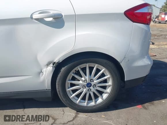 ✅ 2016 Ford C-Max SEL • VIN: 1FADP5CU8GL112343 • Лот: 42922638. Опубликован ранее на IAAI с пробегом 205 856 миль. Бесплатный доступ к архиву аукционных продаж из США и подробный отчёт об истории автомобиля на DreamBid. Изображение 6.