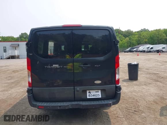 ✅ 2015 Ford Transit XL • VIN: 1FMZK1YM7FKA38364 • Lot: 42359342. Wystawiony na IAAI z przebiegiem 164 544 mil. Bezpłatny archiwum sprzedaży aukcyjnych z USA i szczegółowy raport historii pojazdu na DreamBid. Zdjęcie 16.