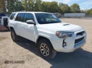 ✅ 2019 Toyota 4Runner SR5 Premium • VIN: JTEBU5JR5K5638057 • Lot: 43451412. Wystawiony na IAAI z przebiegiem 102 658 mil. Bezpłatny archiwum sprzedaży aukcyjnych z USA i szczegółowy raport historii pojazdu na DreamBid. Zdjęcie 1.