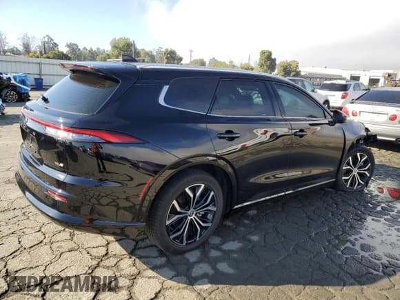 ✅ 2025 Toyota Crown XLE • VIN: JTDACAAJ0S3008450 • Lot: 82568575. Wystawiony na Copart z przebiegiem 53 939 mil. Bezpłatny archiwum sprzedaży aukcyjnych z USA i szczegółowy raport historii pojazdu na DreamBid. Zdjęcie 3.