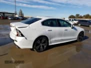 ✅ 2022 Volvo S60 Inscription • VIN: 7JRBR0FL0NG162212 • Lot: 39594533. Wystawiony na Copart z przebiegiem 9 351 mil. Bezpłatny archiwum sprzedaży aukcyjnych z USA i szczegółowy raport historii pojazdu na DreamBid. Zdjęcie 3.