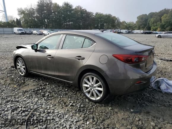 ✅ 2017 Mazda 3 Grand Touring • VIN: 3MZBN1W30HM134191 • Лот: 85185655. Опубликован ранее на Copart с пробегом 92 629 миль. Бесплатный доступ к архиву аукционных продаж из США и подробный отчёт об истории автомобиля на DreamBid. Изображение 2.