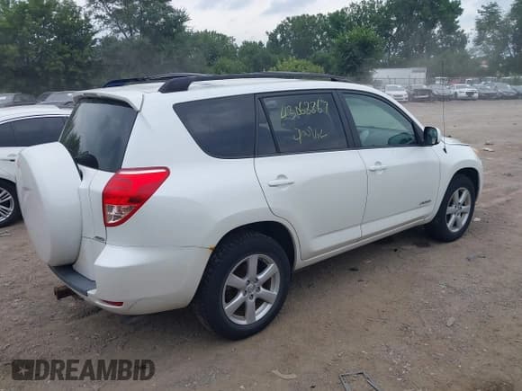 ✅ 2007 Toyota RAV4 Limited • VIN: JTMBK31V275018642 • Lot: 43068867. Listed on IAAI with 175,570 mi. Free auction sales archive from the USA and detailed vehicle history report at DreamBid. Image 4.