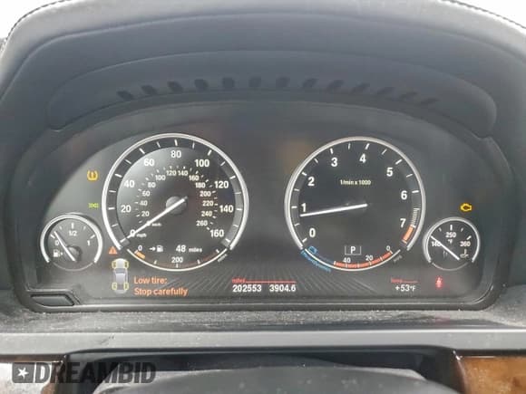 ✅ 2013 BMW 7 Series 750Li • VIN: WBAYE8C55DD132788 • Lot: 93476065. Listed on Copart with 202,553 mi. Free auction sales archive from the USA and detailed vehicle history report at DreamBid. Image 9.