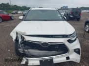 ✅ 2020 Toyota Highlander Platinum • VIN: 5TDFZRBH8LS019792 • Lot: 42990155. Listed on IAAI with 43,124 mi. Free auction sales archive from the USA and detailed vehicle history report at DreamBid. Image 12.