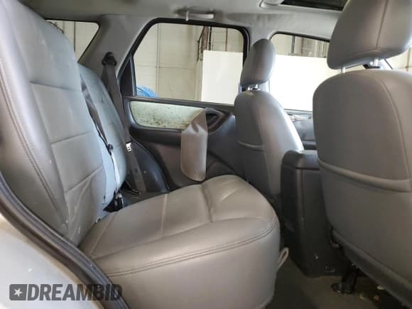 ✅ 2005 Ford Escape XLT • VIN: 1FMYU93155DA15668 • Lot: 57213355. Listed on Copart with 194,147 mi. Free auction sales archive from the USA and detailed vehicle history report at DreamBid. Image 11.