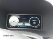 ✅ 2022 Hyundai Kona SEL • VIN: KM8K33AG4NU152341 • Лот: 43405373. Опубликован ранее на IAAI с пробегом 24 230 миль. Бесплатный доступ к архиву аукционных продаж из США и подробный отчёт об истории автомобиля на DreamBid. Изображение 7.