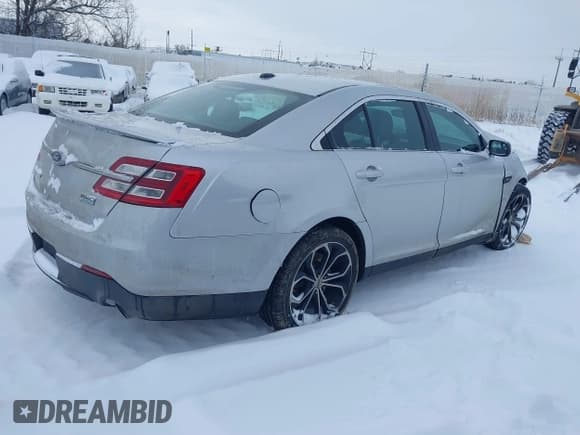 ✅ 2016 Ford Taurus SHO • VIN: 1FAHP2KT2GG147042 • Lot: 41423792. Listed on IAAI with 92,332 mi. Free auction sales archive from the USA and detailed vehicle history report at DreamBid. Image 4.