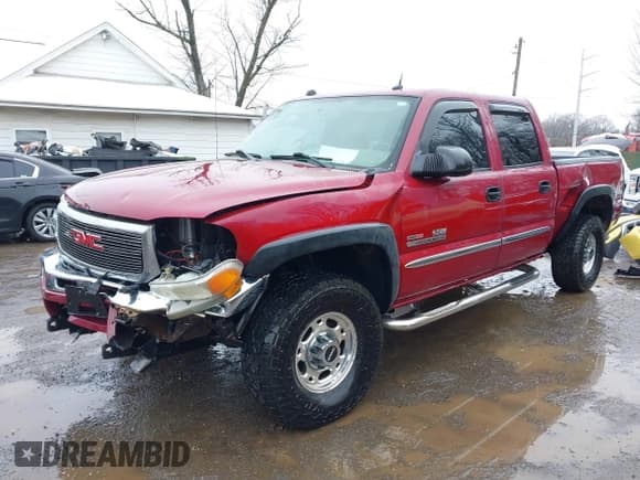✅ 2005 GMC Sierra 2500HD SLE • VIN: 1GTHK23285F849108 • Lot: 41554631. Listed on IAAI with 214,760 mi. Free auction sales archive from the USA and detailed vehicle history report at DreamBid. Image 2.