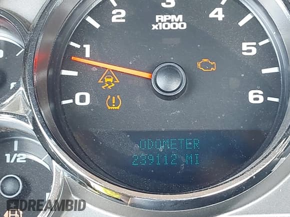 ✅ 2011 Chevrolet Silverado 2500HD Work Truck • VIN: 1GC0CVCG3BF227793 • Lot: 43047832. Wystawiony na IAAI z przebiegiem 239 112 mil. Bezpłatny archiwum sprzedaży aukcyjnych z USA i szczegółowy raport historii pojazdu na DreamBid. Zdjęcie 15.