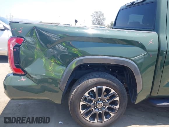 ✅ 2022 Toyota Tundra Limited Hybrid • VIN: 5TFJC5DB4NX002708 • Lot: 42749213. Wystawiony na IAAI z przebiegiem 30 726 mil. Bezpłatny archiwum sprzedaży aukcyjnych z USA i szczegółowy raport historii pojazdu na DreamBid. Zdjęcie 6.