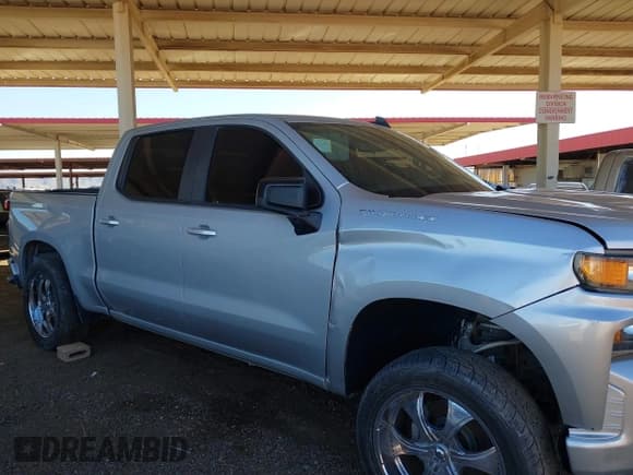 ✅ 2019 Chevrolet Silverado 1500 RST • VIN: 1GCUYEED6KZ148803 • Lot: 43494494. Wystawiony na IAAI z przebiegiem Nie podano. Bezpłatny archiwum sprzedaży aukcyjnych z USA i szczegółowy raport historii pojazdu na DreamBid. Zdjęcie 12.
