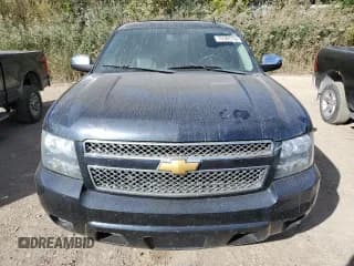 ✅ 2012 Chevrolet Suburban LS • VIN: 1GNSKHE71CR218298 • Lot: 72367724. Wystawiony na Copart z przebiegiem 207 970 mil. Bezpłatny archiwum sprzedaży aukcyjnych z USA i szczegółowy raport historii pojazdu na DreamBid. Zdjęcie 5.