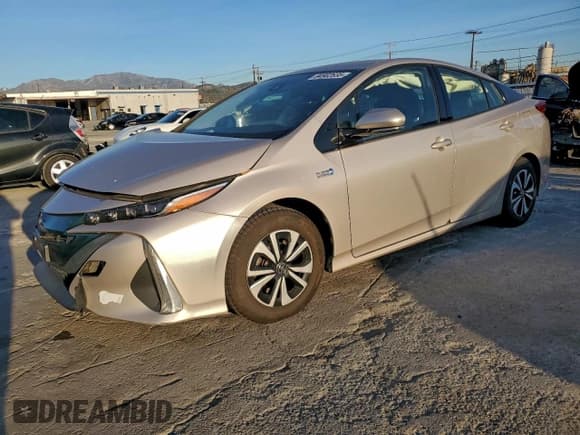 ✅ 2017 Toyota Prius Premium • VIN: JTDKARFP8H3055479 • Lot: 94902635. Listed on Copart with 85,737 mi. Free auction sales archive from the USA and detailed vehicle history report at DreamBid. Image 1.