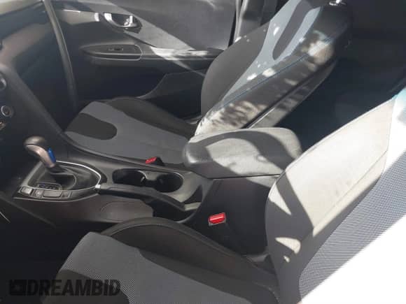 2019 Hyundai Veloster Premium with VIN KMHTG6AF6KU005242, listed as a IAAI auction lot 41358050 with 124,415 mi miles and . Bid and sale history available at DreamBid. Image 5.