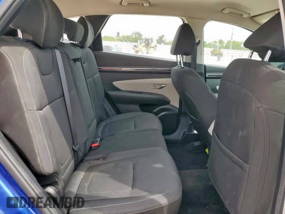 ✅ 2022 Hyundai Tucson SE • VIN: 5NMJA3AE9NH088969 • Lot: 67592945. Wystawiony na Copart z przebiegiem 73 914 mil. Bezpłatny archiwum sprzedaży aukcyjnych z USA i szczegółowy raport historii pojazdu na DreamBid. Zdjęcie 11.