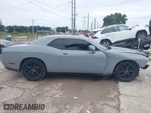 ✅ 2020 Dodge Challenger SXT • VIN: 2C3CDZAG3LH195288 • Lot: 42951481. Wystawiony na IAAI z przebiegiem 78 079 mil mil. Skorzystaj z bezpłatnego archiwum sprzedaży aukcyjnych z USA i zobacz szczegółowy raport historii pojazdu na DreamBid. Zdjęcie 13.