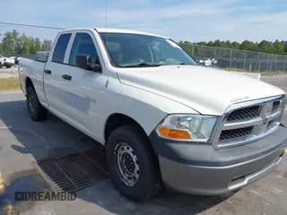 ✅ 2009 Dodge 1500 SLT • VIN: 1D3HV18P19S819765 • Lot: 43220248. Wystawiony na IAAI z przebiegiem 166 867 mil. Bezpłatny archiwum sprzedaży aukcyjnych z USA i szczegółowy raport historii pojazdu na DreamBid. Zdjęcie 1.