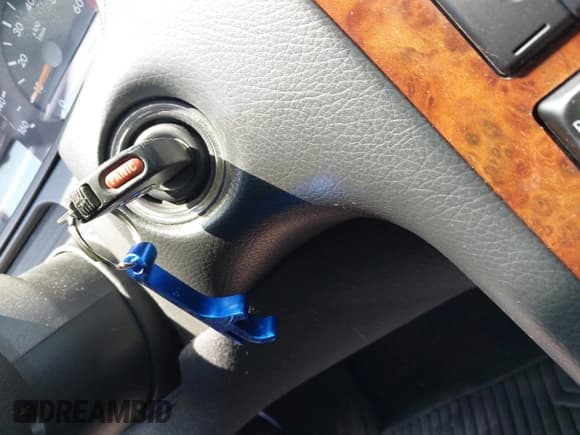 ✅ 2000 Mercedes-Benz E 320 • VIN: WDBJF65J8YB105195 • Lot: 42756216. Listed on IAAI with 231,800 mi. Free auction sales archive from the USA and detailed vehicle history report at DreamBid. Image 11.