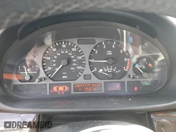 ✅ 1999 BMW 3 Series 323i • VIN: WBAAM3336XCA80249 • Lot: 48533245. Wystawiony na Copart z przebiegiem 235 477 mil. Bezpłatny archiwum sprzedaży aukcyjnych z USA i szczegółowy raport historii pojazdu na DreamBid. Zdjęcie 9.