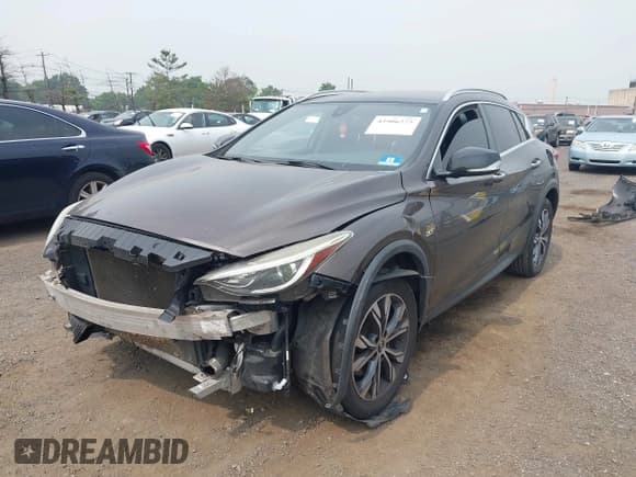 ✅ 2017 Infiniti QX30 Premium • VIN: SJKCH5CRXHA017856 • Lot: 42906275. Wystawiony na IAAI z przebiegiem 94 179 mil. Bezpłatny archiwum sprzedaży aukcyjnych z USA i szczegółowy raport historii pojazdu na DreamBid. Zdjęcie 17.